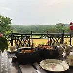 Bed & Breakfast Chateau Du Gue Aux Biches Bagnoles de l'Orne Normandie
