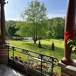 Chateau Du Gue Aux Biches Bed & Breakfast