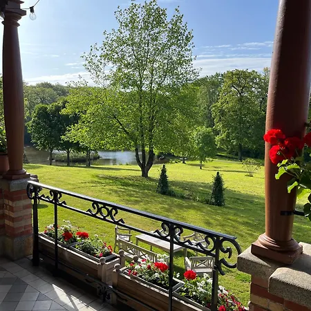 Chateau Du Gue Aux Biches Bed & Breakfast